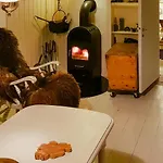 Feriehus Gammalt Fiskarhus Av Mjosundet I Aure Valen