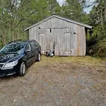 Gammalt Fiskarhus Av Mjosundet I Aure Valen