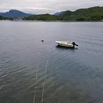 Feriehus Gammalt Fiskarhus Av Mjosundet I Aure *