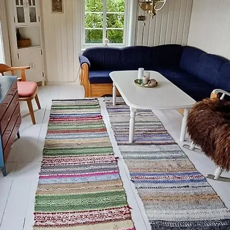 Gammalt Fiskarhus Av Mjosundet I Aure