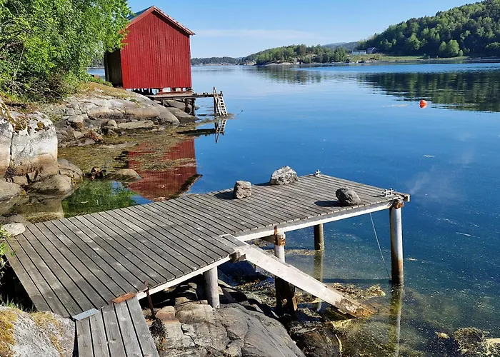 Old Fishermans By Mjosundet In Aure Valen (Hordaland)