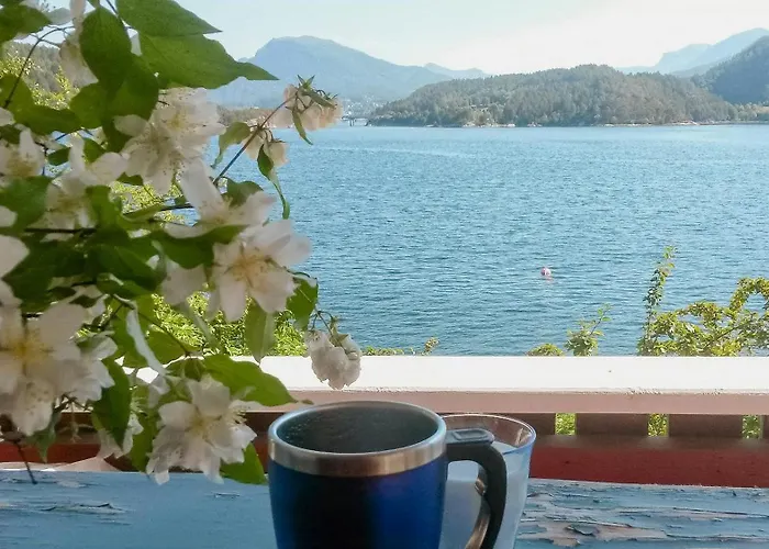 Old Fishermans By Mjosundet In Aure Vakantiehuis *