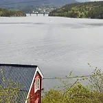 Gammelt Fiskerhus Ved Mjosundet I Aure